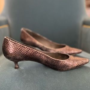 Stuart Weitzman Poco Gunmetal Neutron Kitten Heels